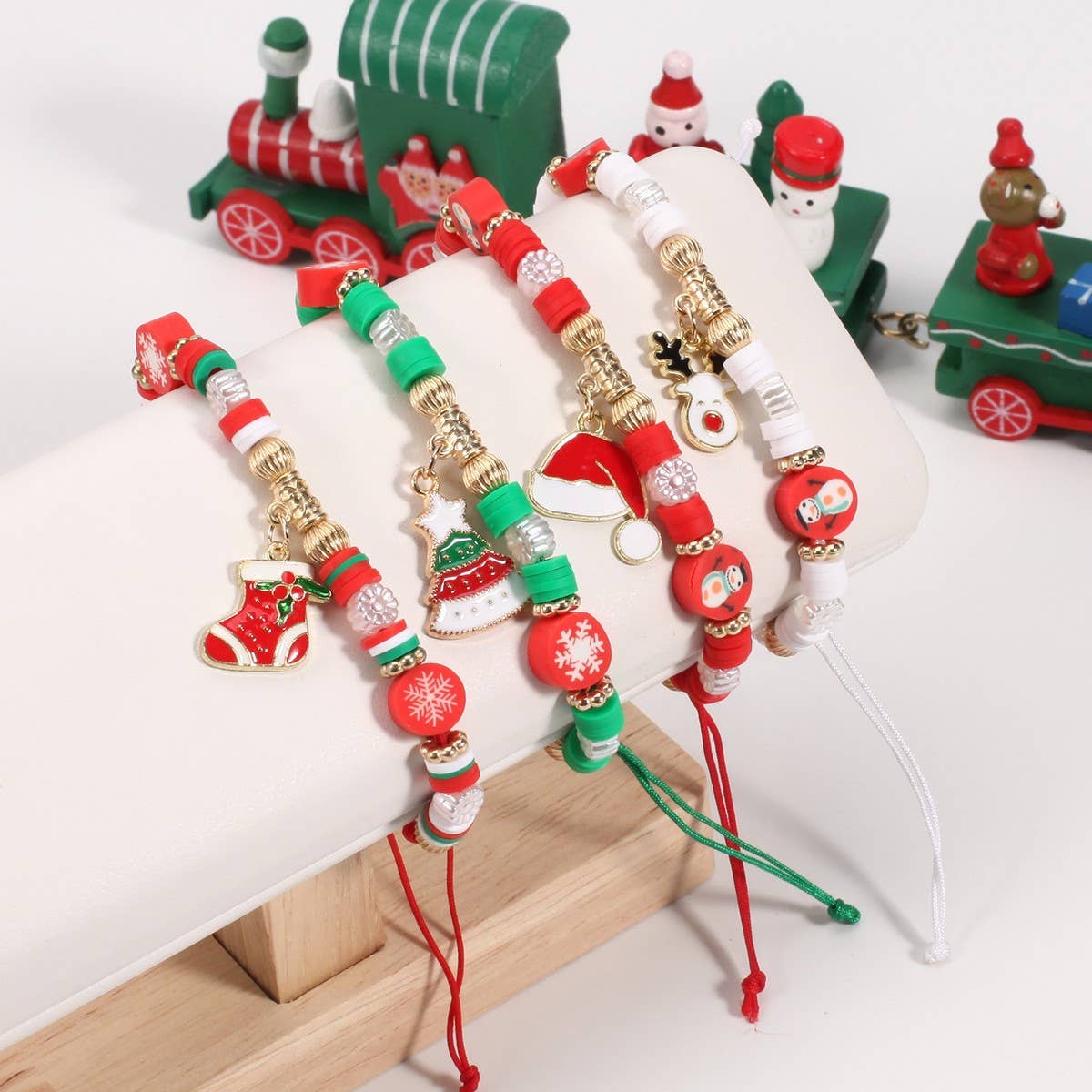 CWMM10453_CHRISTMAS ADJUSTABLE WOVEN CHARM BRACELET GIFT