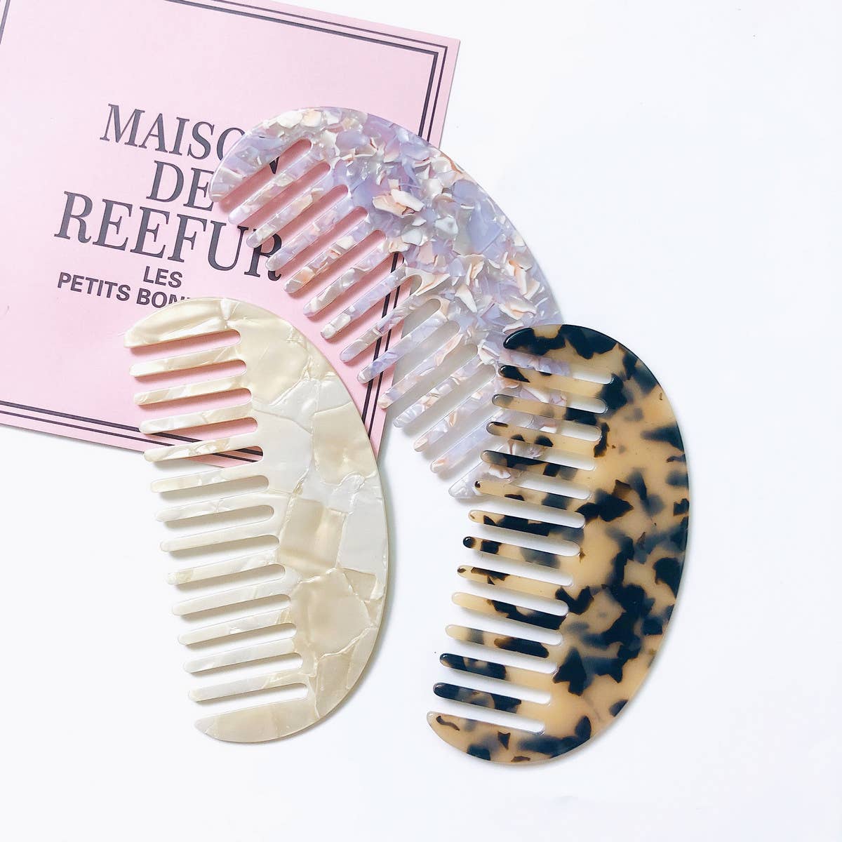 CUTE AND CUTE HAIR COMB