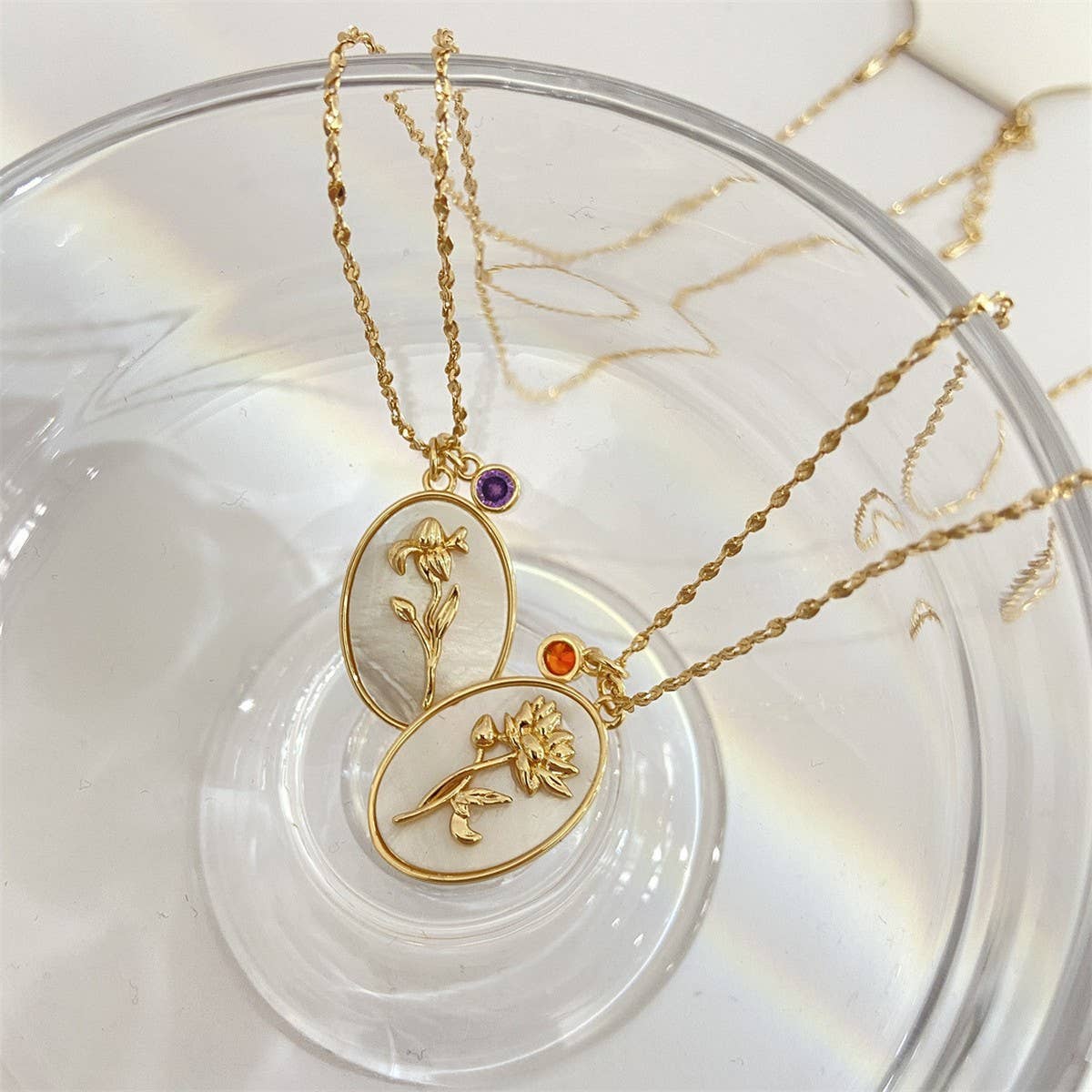 DECEMBER THREE-DIMENSIONAL FLORAL OVAL NECKLACE