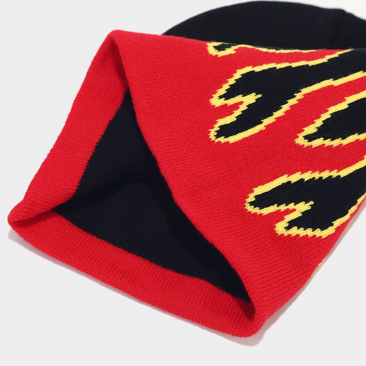 FASHION FLAME JACQUARD KNITTED HAT_CWAH1615