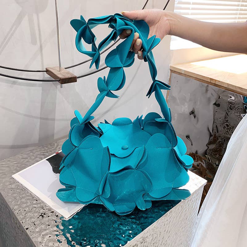 Three-dimensional petal single-shoulder bag