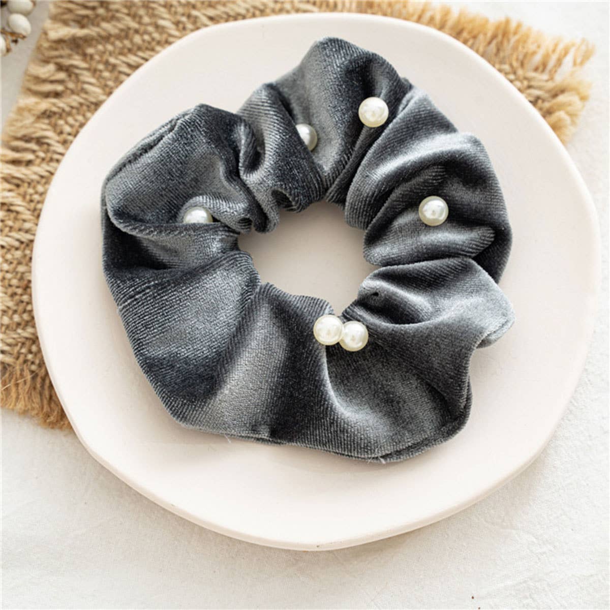 PEARL FUZZY HAIR SCRUNCHIES_CWAHA0382