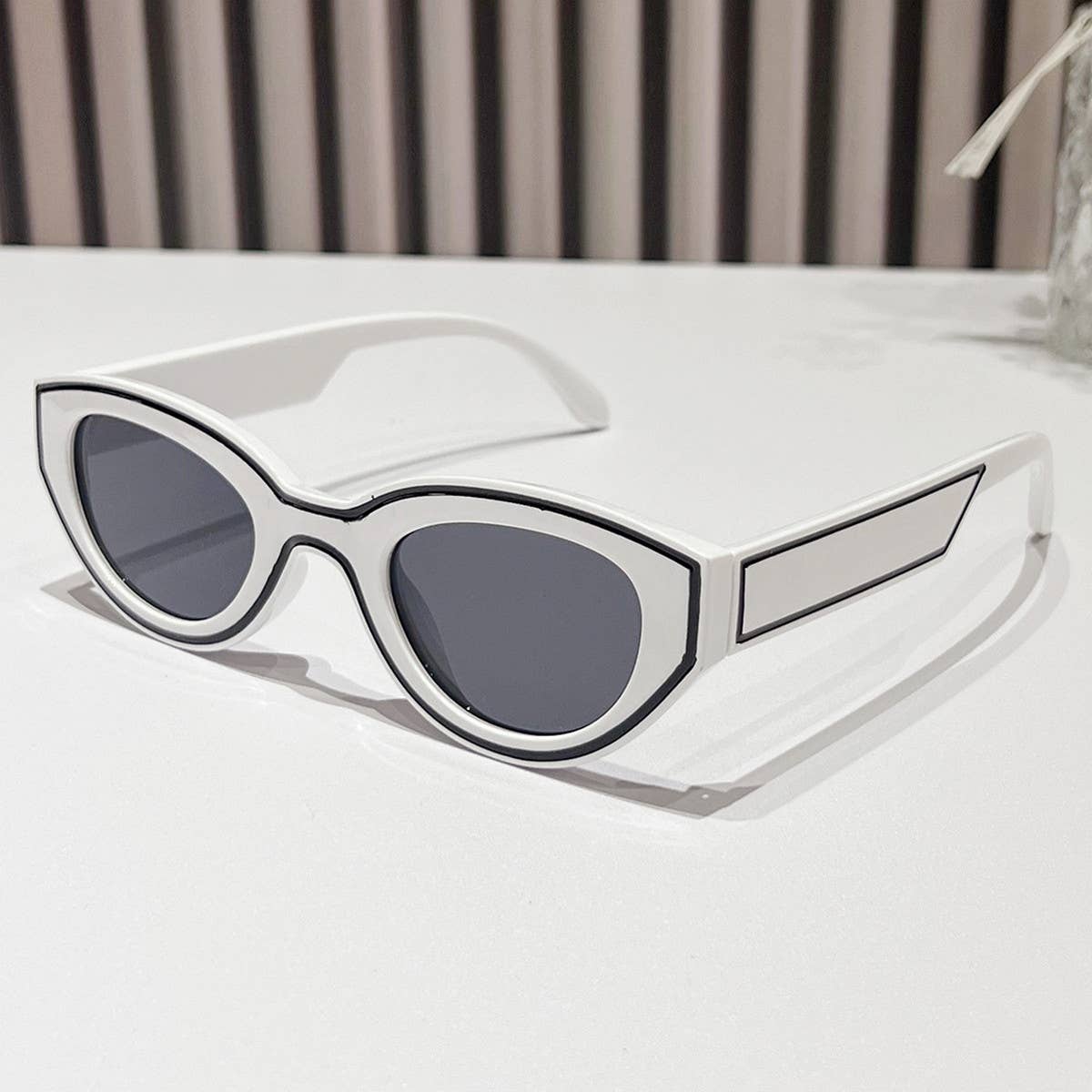 PAINTED CAT-EYE SUNGLASSES_CWASG0420