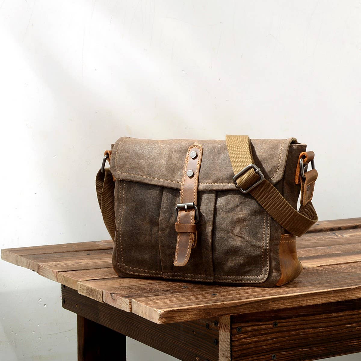Waterproof DSLR Camera Satchel with Insert_CWAB5570