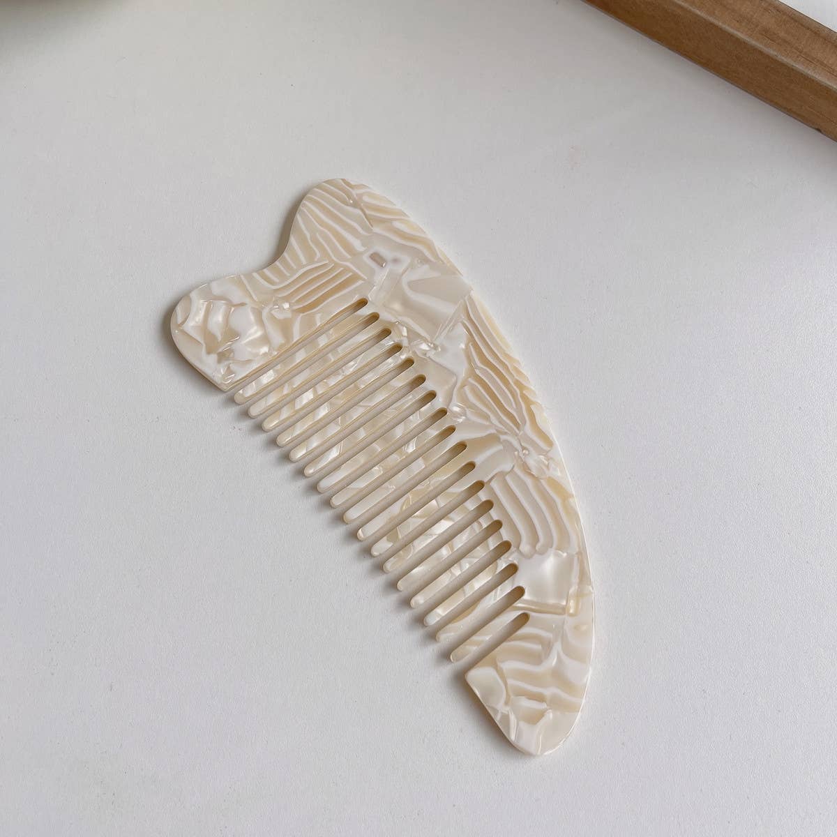 FASHIONABLE HEART LARGE FINE TOOTH HAIR COMB