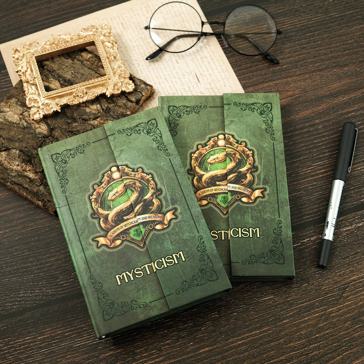 RETRO THICKENED PYTHON TOTEM NOTEBOOK