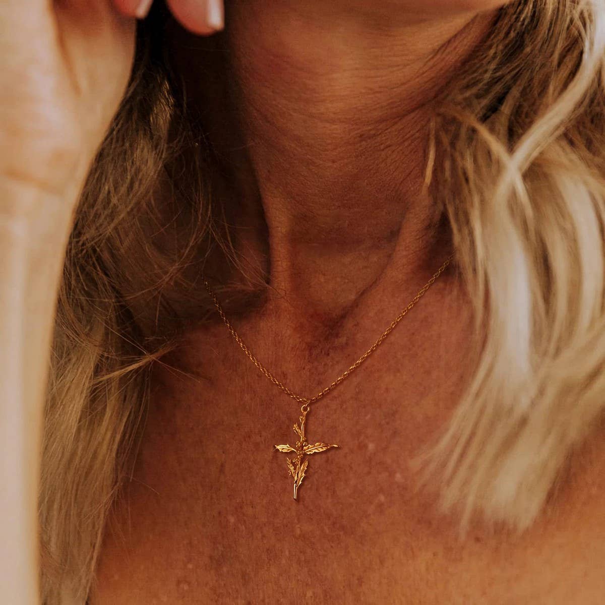 NEW CREATIVE DECEMBER CROSS FLOWER NECKLACE