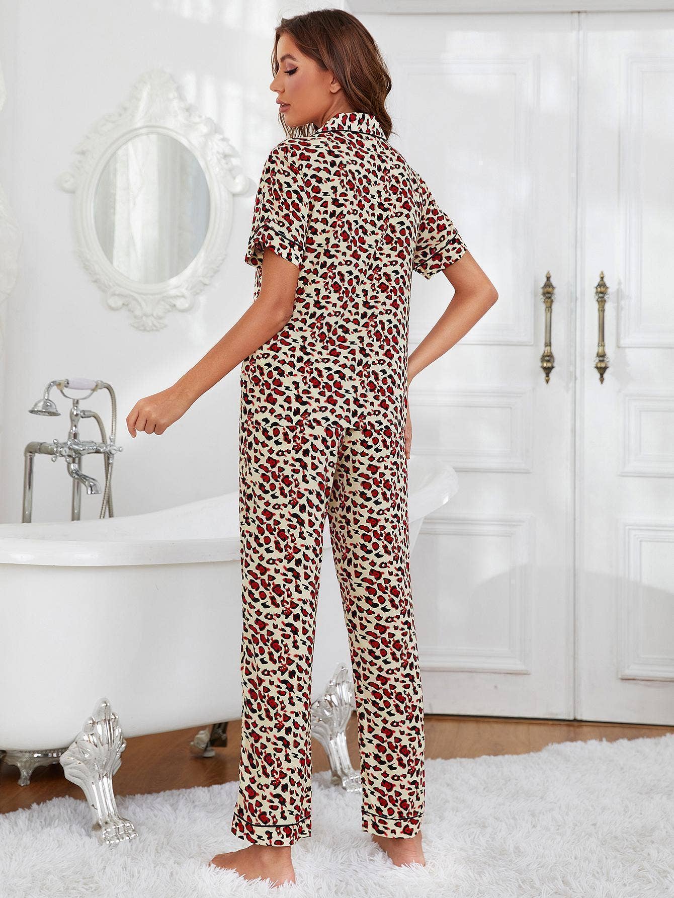 Floral short-sleeved shirt and trousers home suit