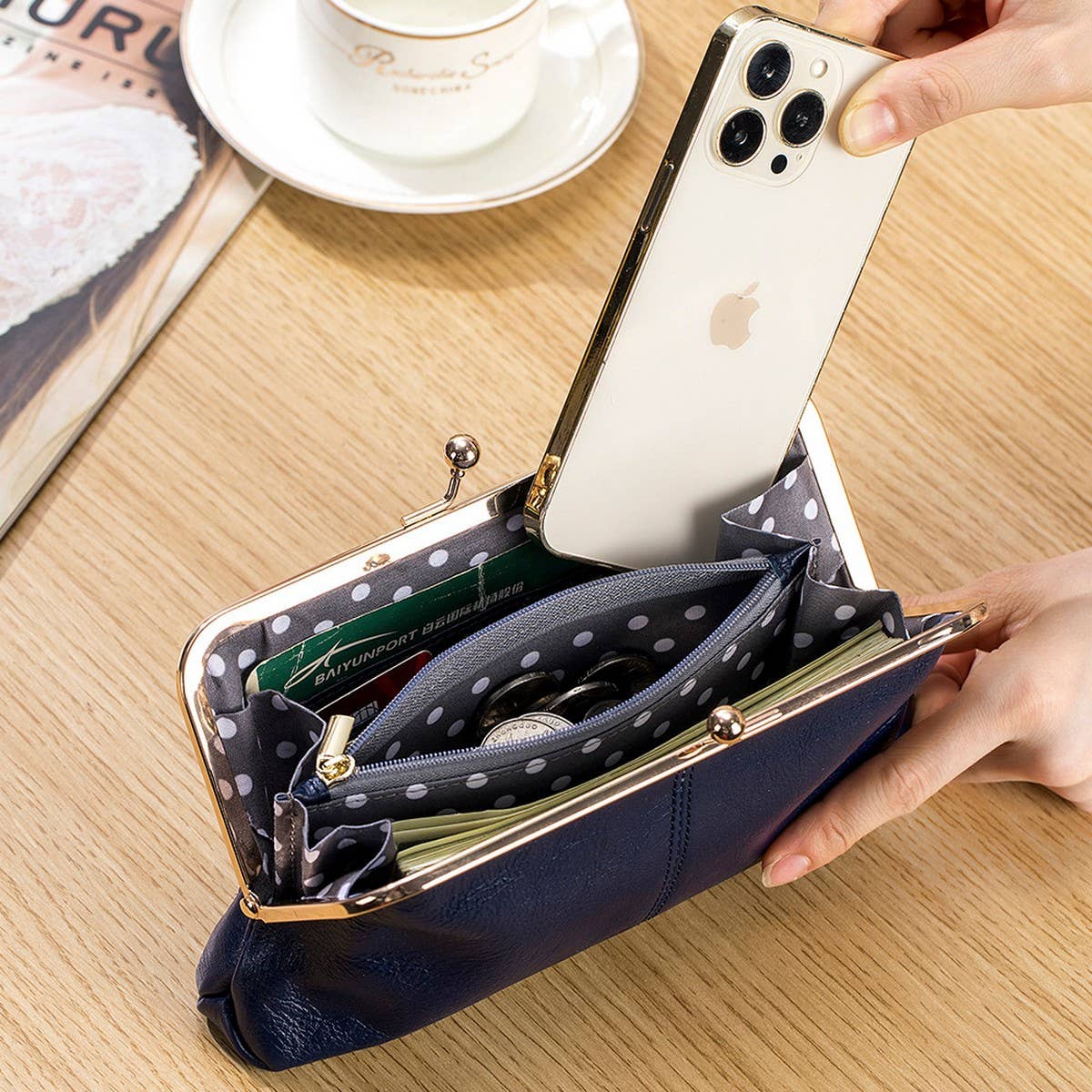 Women's Retro Long Leather Clutch Wallet Purse_CUAB00325