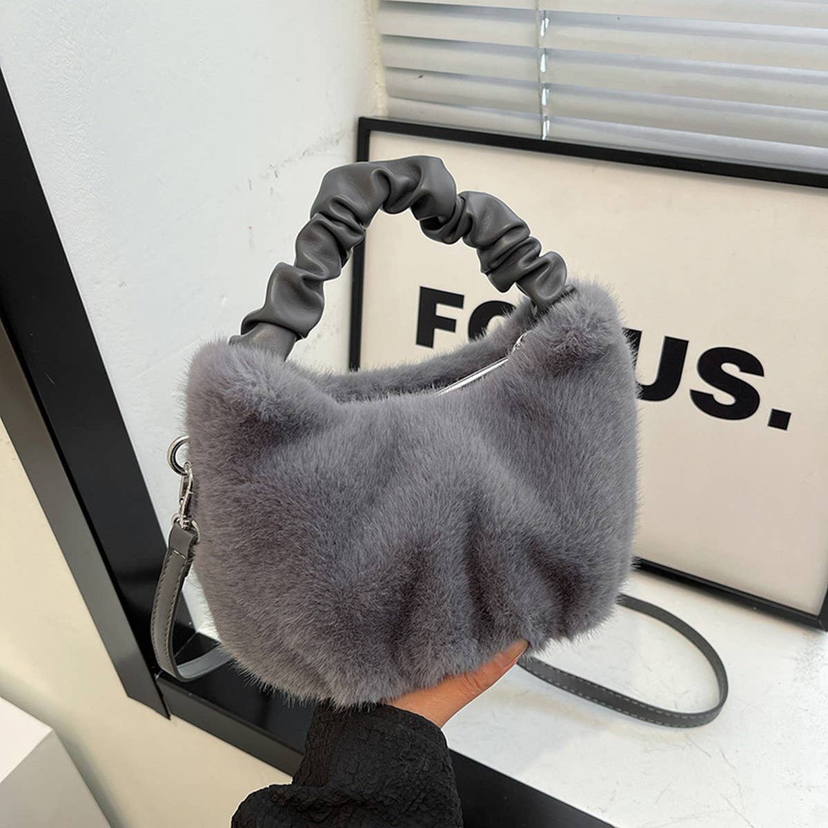 WINTER FASHION PLEATED TOTE PLUSH SHOULDER BAG_CWAB3977
