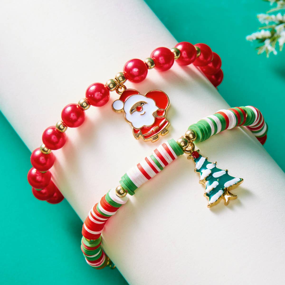 VERSATILE GREEN CHRISTMAS BEADED BRACELET