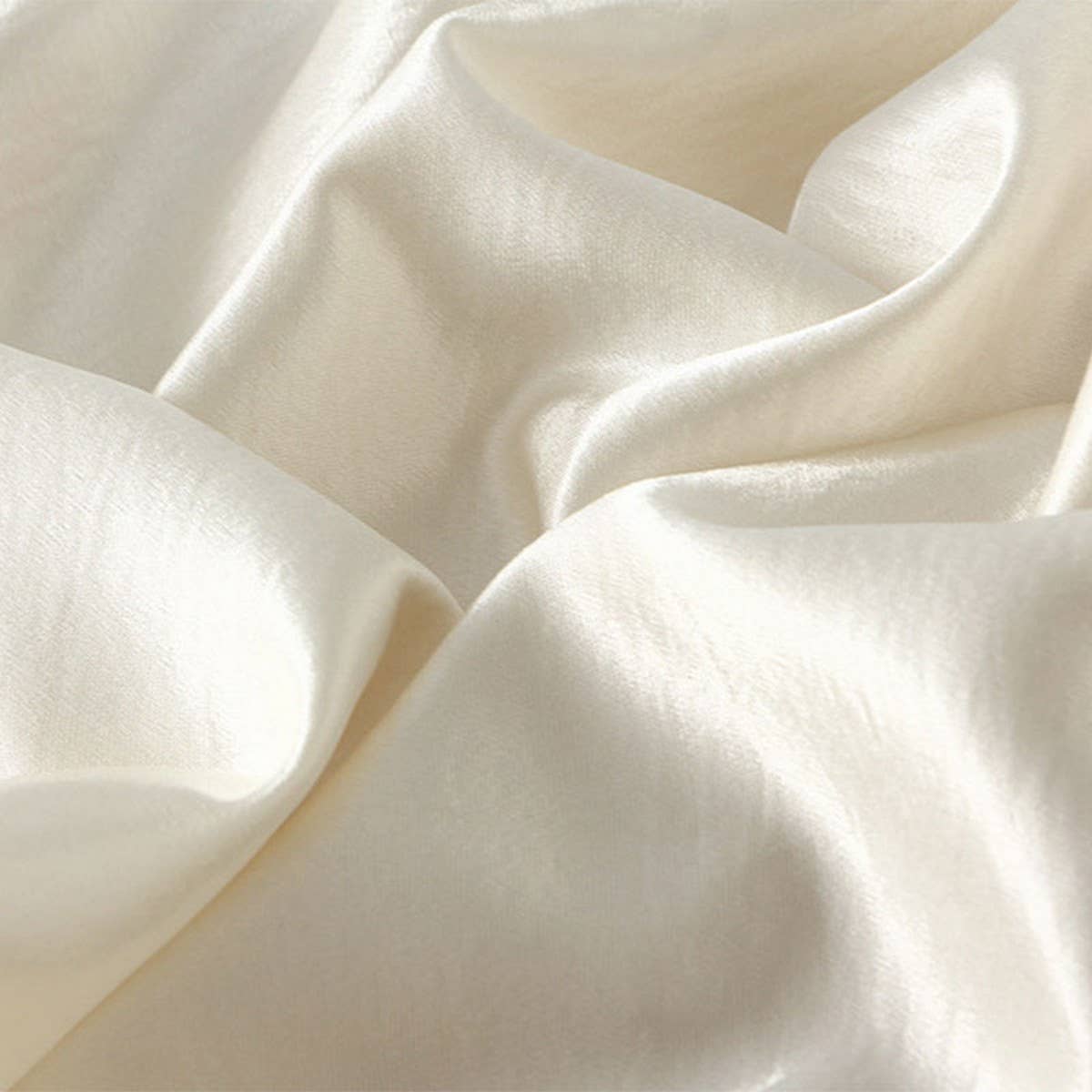 ELEGANT PLEATED SATIN FISHTAIL SKIRT