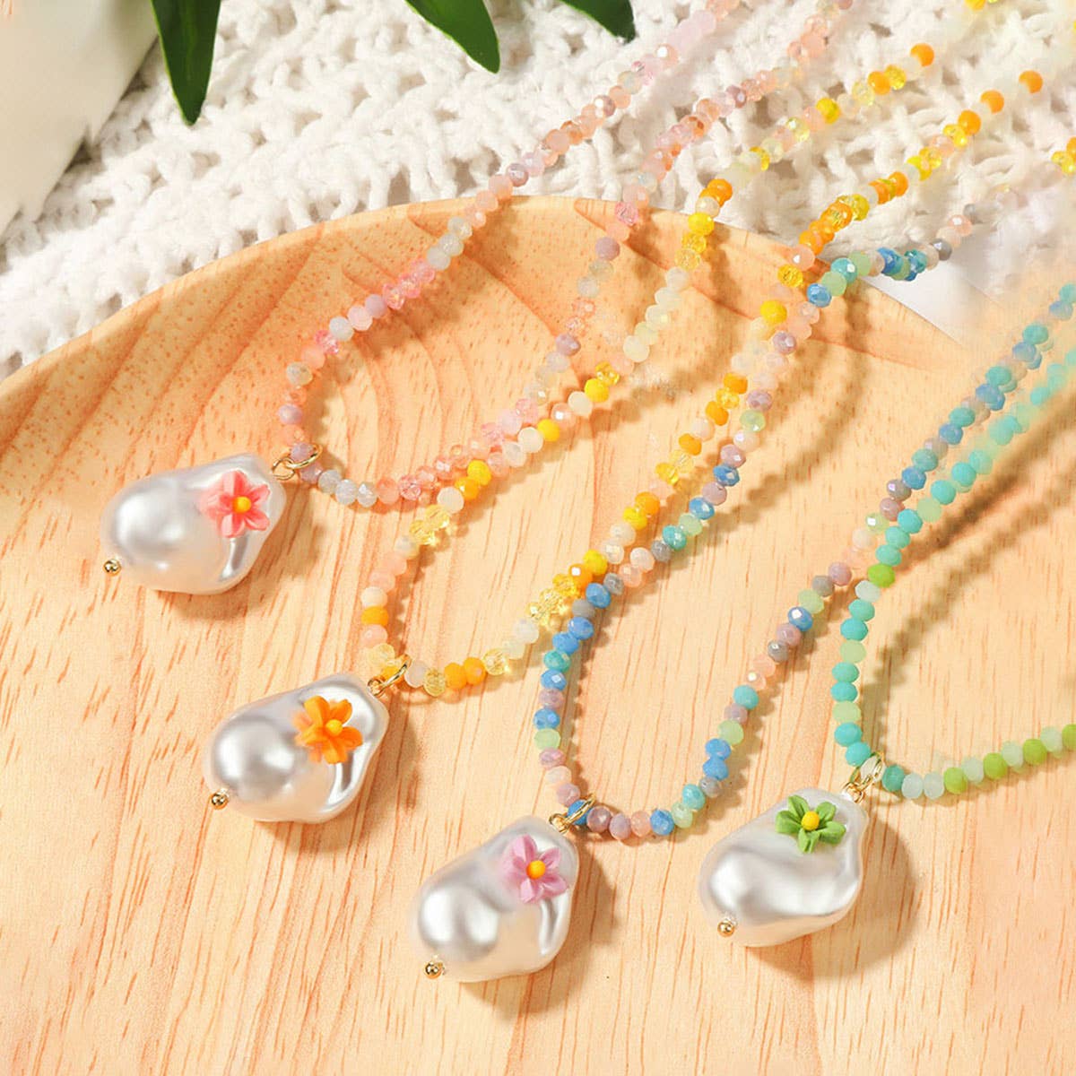 CRYSTAL PENDANT BEADED NECKLACE