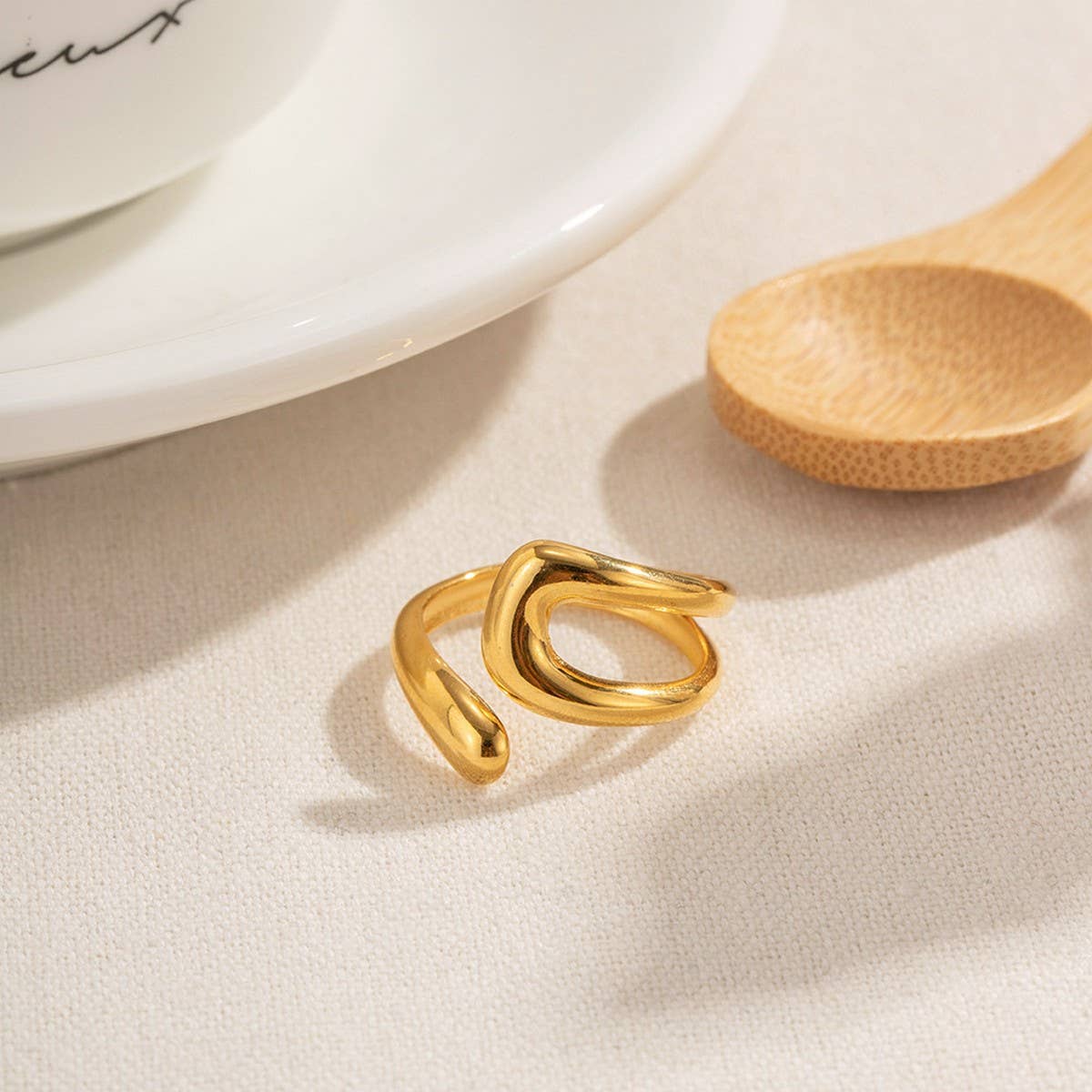 CLASSIC HOLLOW IRREGULAR HIGH-END RING