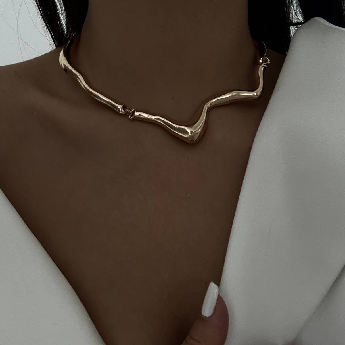 NEW COLD STYLE GEOMETRIC TWISTED DESIGN NECKLACE