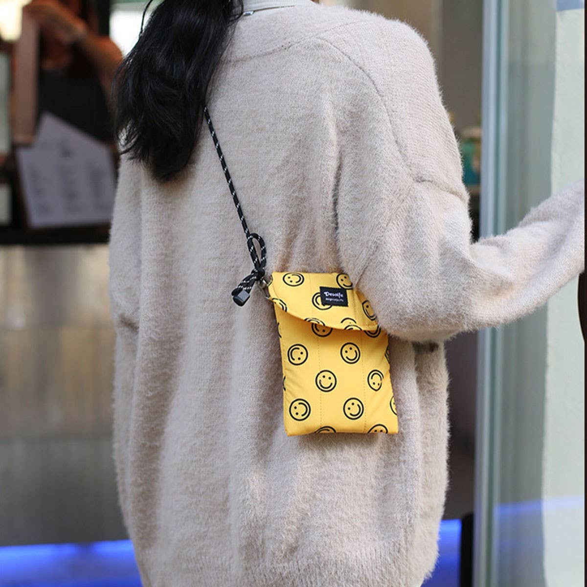 LIGHTWEIGHT MOBILE PHONE SMALL SATCHEL FOR LADIES_CWAB1816