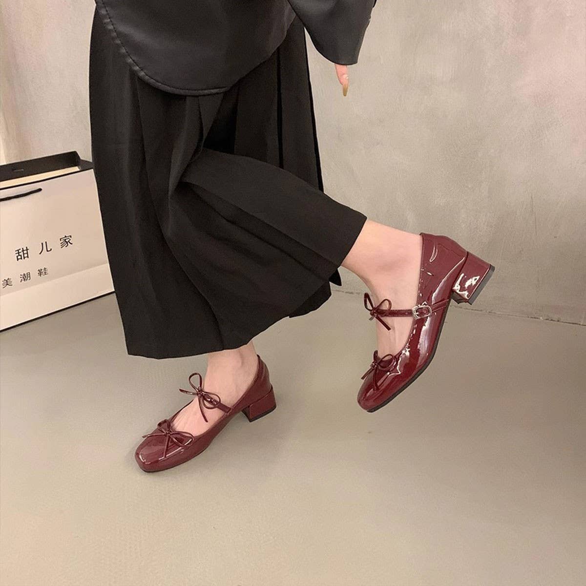 Red Bow Mary Jane Pumps with Chunky Heel_CWSHF0077