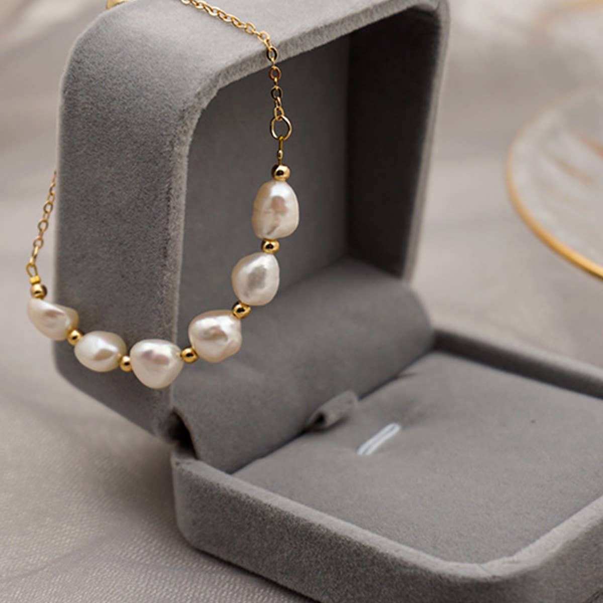 FRESHWATER PEARL SIMPLE FASHION BRACELET