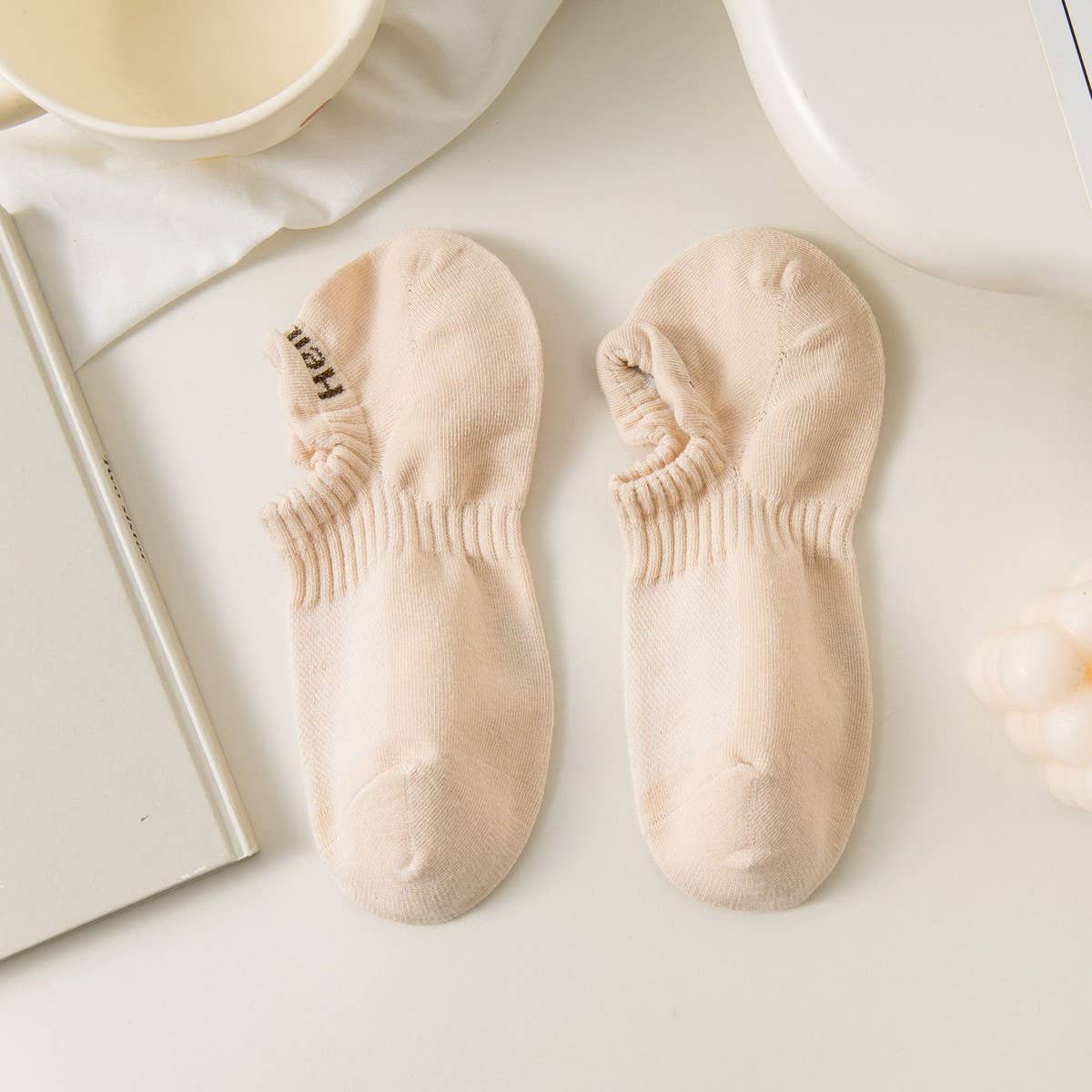 WOMEN MESH BREATHABLE INVISIBLE SOCKS