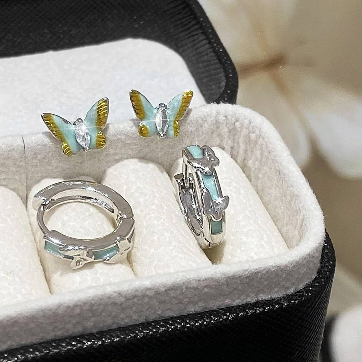 FASHIONABLE EXQUISITE BUTTERFLY EARRINGS FOR WOMEN