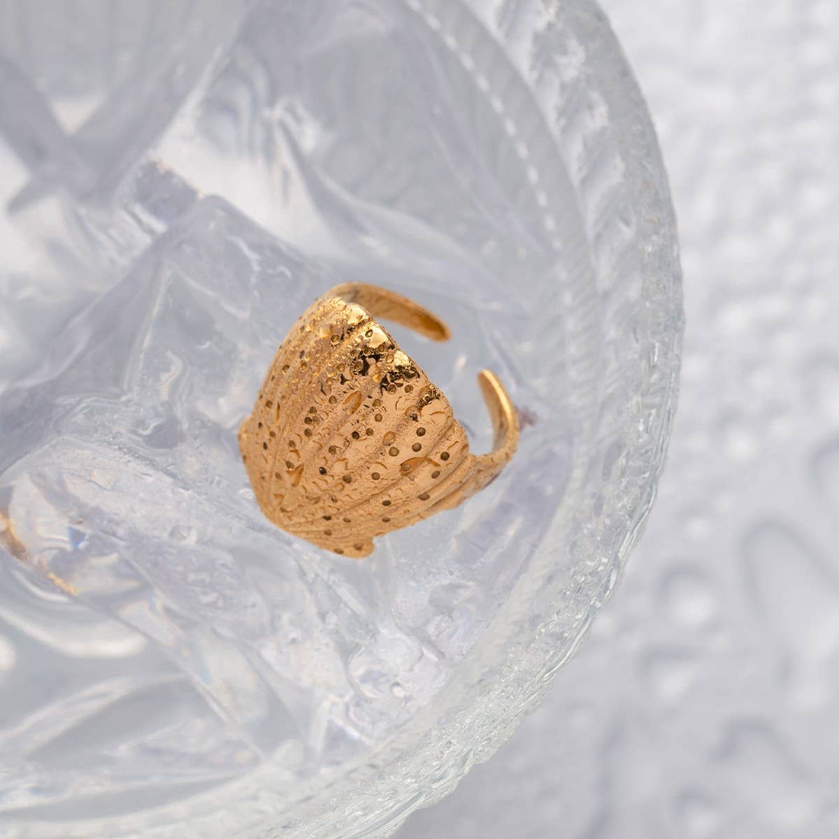 GOLD PLATED STAINLESS STEEL SHELL RINGS