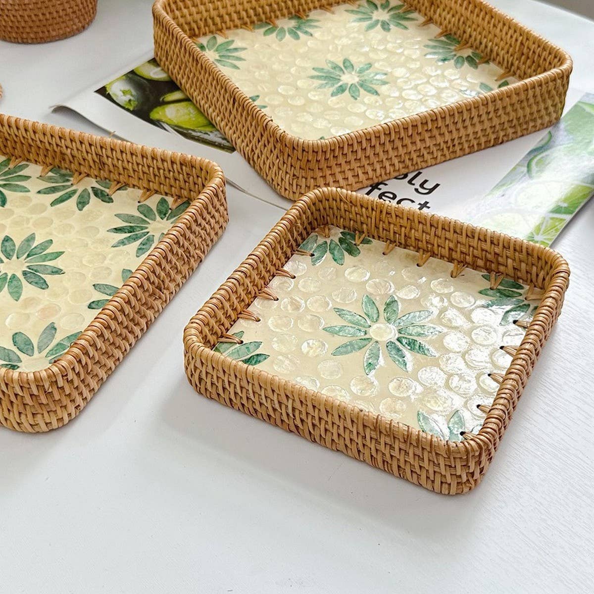 RATTAN COLORFUL SHELL CREATIVE HANDMADE FRUIT PLATE_CWMM4423