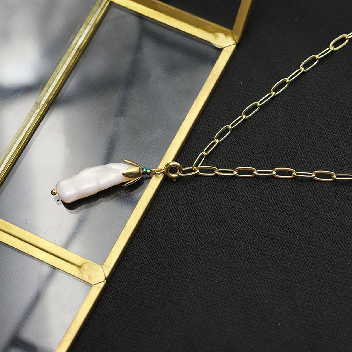 WOMEN'S HIGH-END VINTAGE PEARL NECKLACE