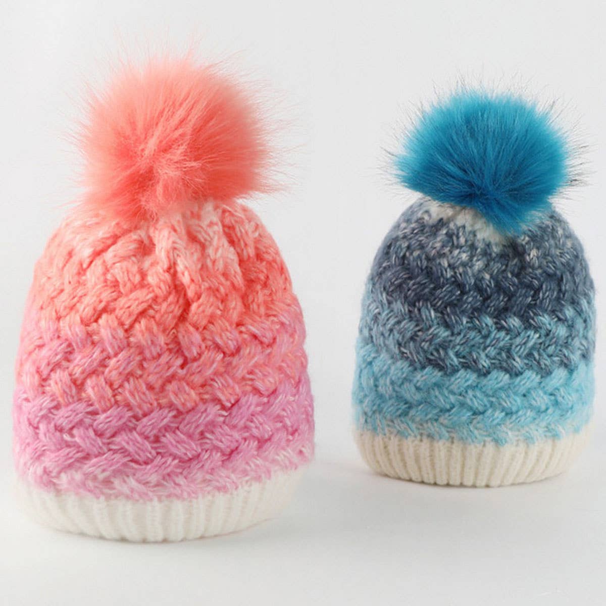 CHILDREN'S KNITTED HAT AND GLOVES TWO-PIECE SET