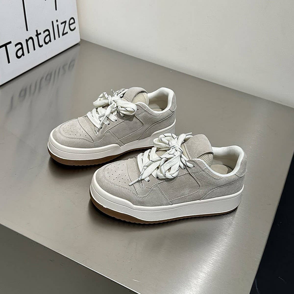 Leather Platform Sneakers with Color Laces_CWSHF0167