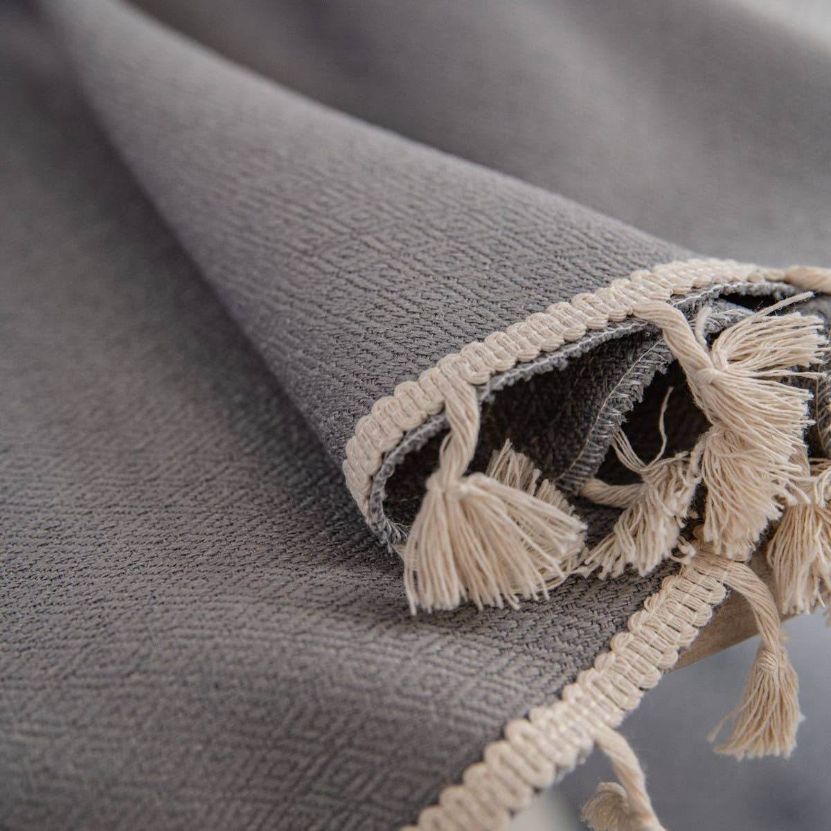 GRAY JACQUARD GEOMETRIC TABLECLOTH
