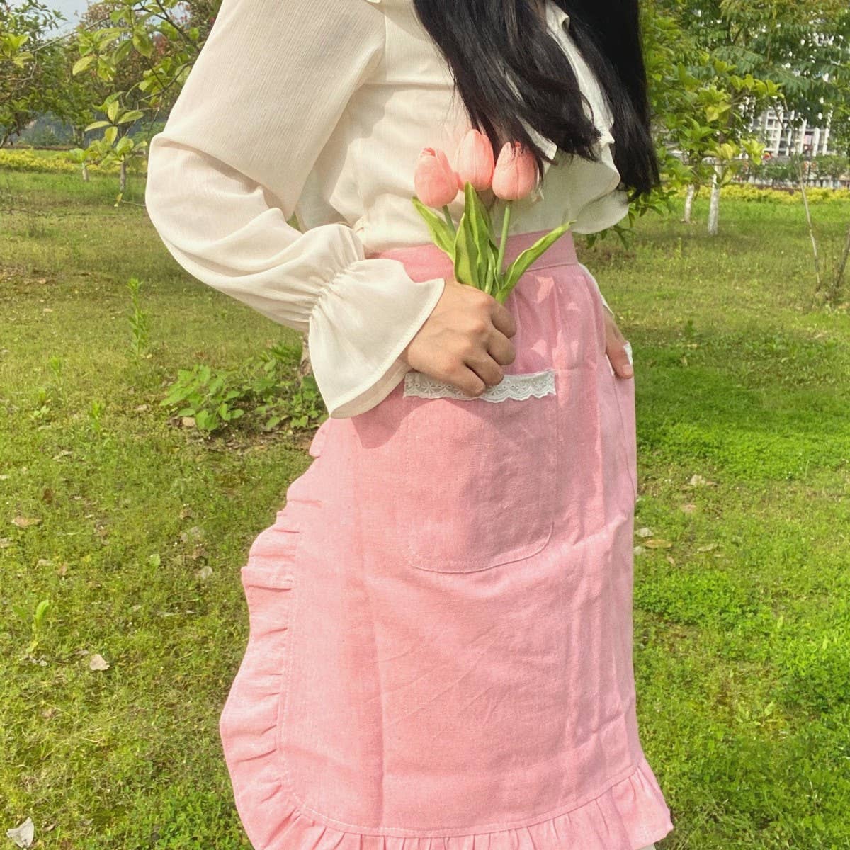 HALF-LENGTH LINEN COTTON AND LINEN LACE APRON
