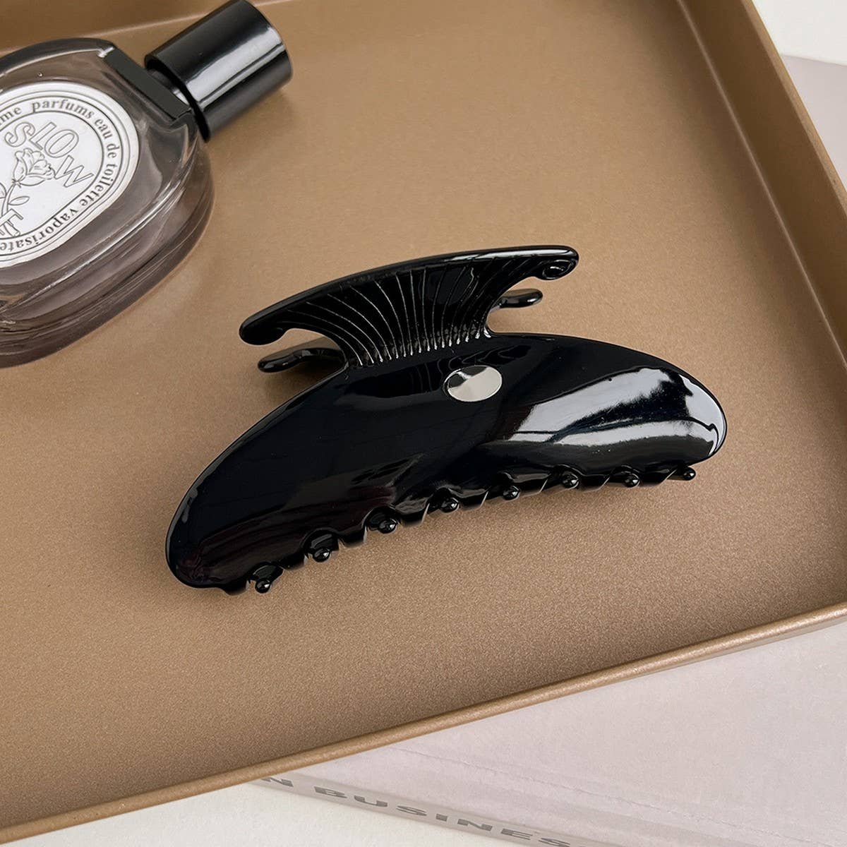 Mermaid Tail Claw Clip ? Elegant No-Crease Grip