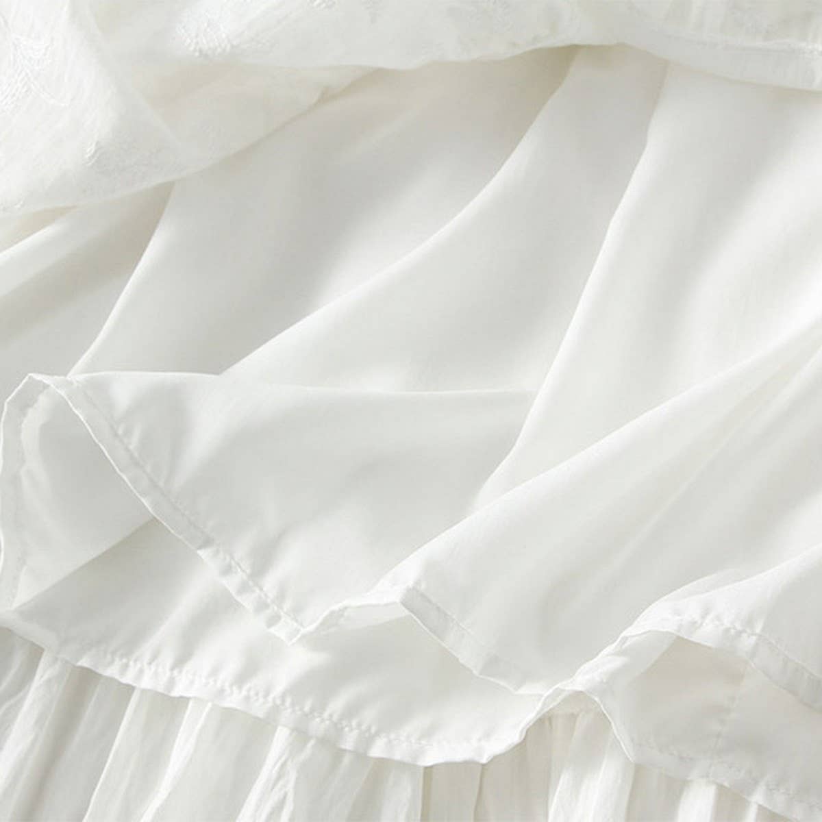 Paneled Cake A-Line Pleated Skirt with Flowing Hem_CWBMS0355