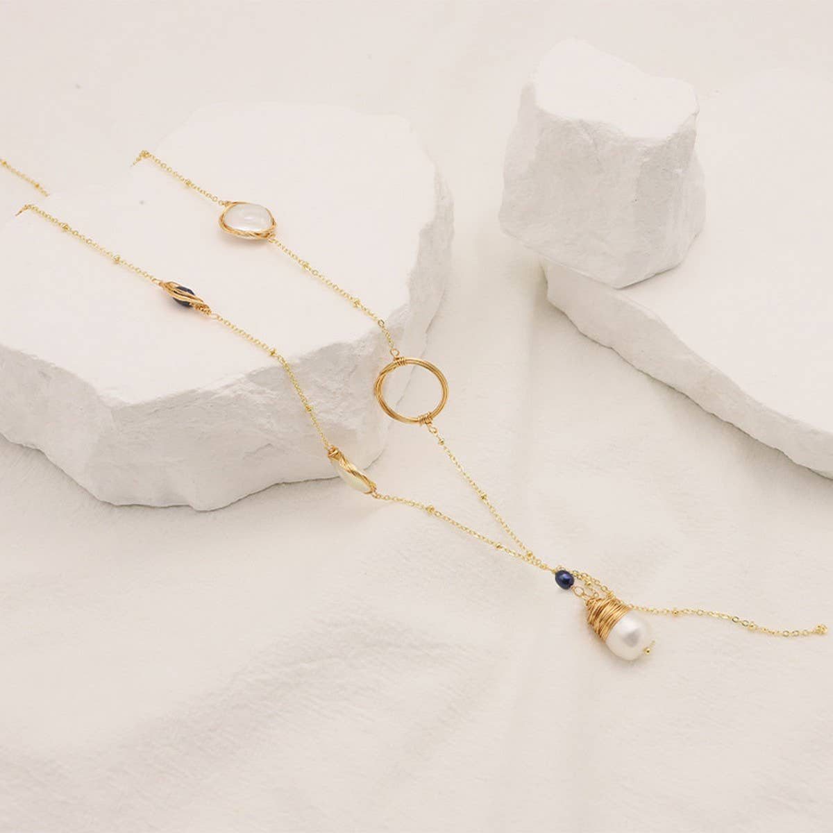 VERSATILE HIGH-END LONG PEARL SWEATER NECKLACE