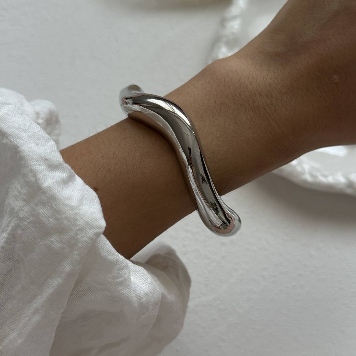 DESIGN HOLLOW FASHION PERSONALITY BRACELET