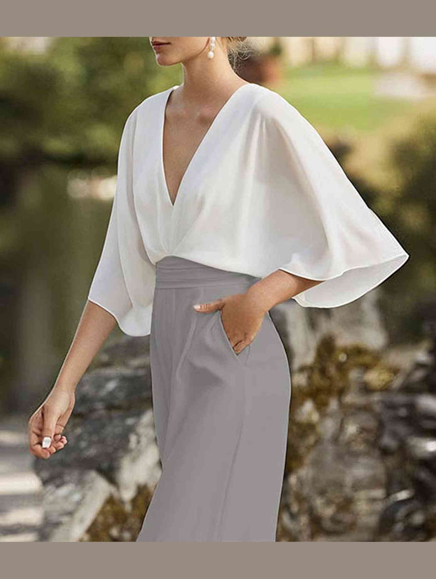 COLOR-MATCHING POCKET V-NECK ROMPER_CWSJS0774