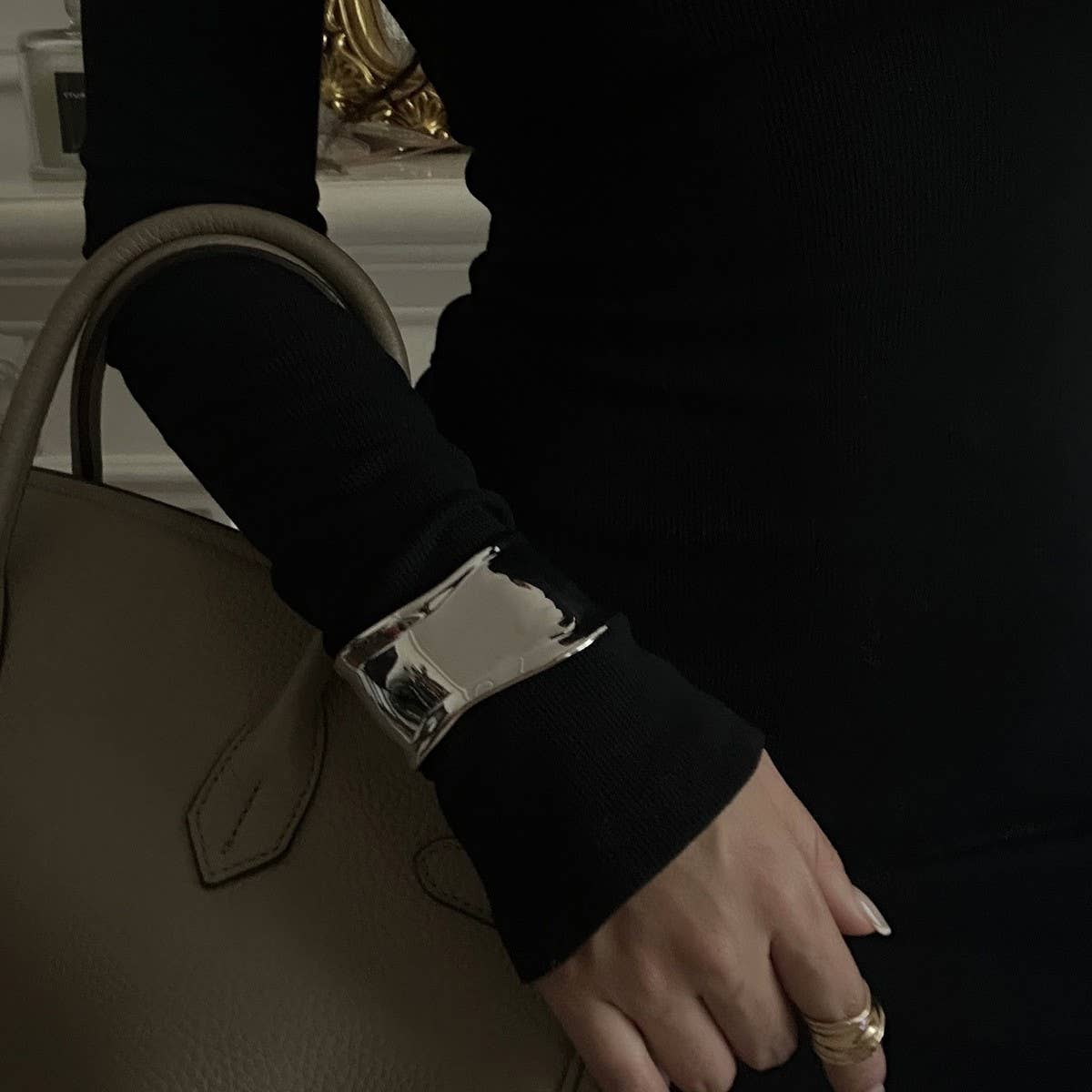 FASHIONABLE DESIGN OPEN SMOOTH BRACELET