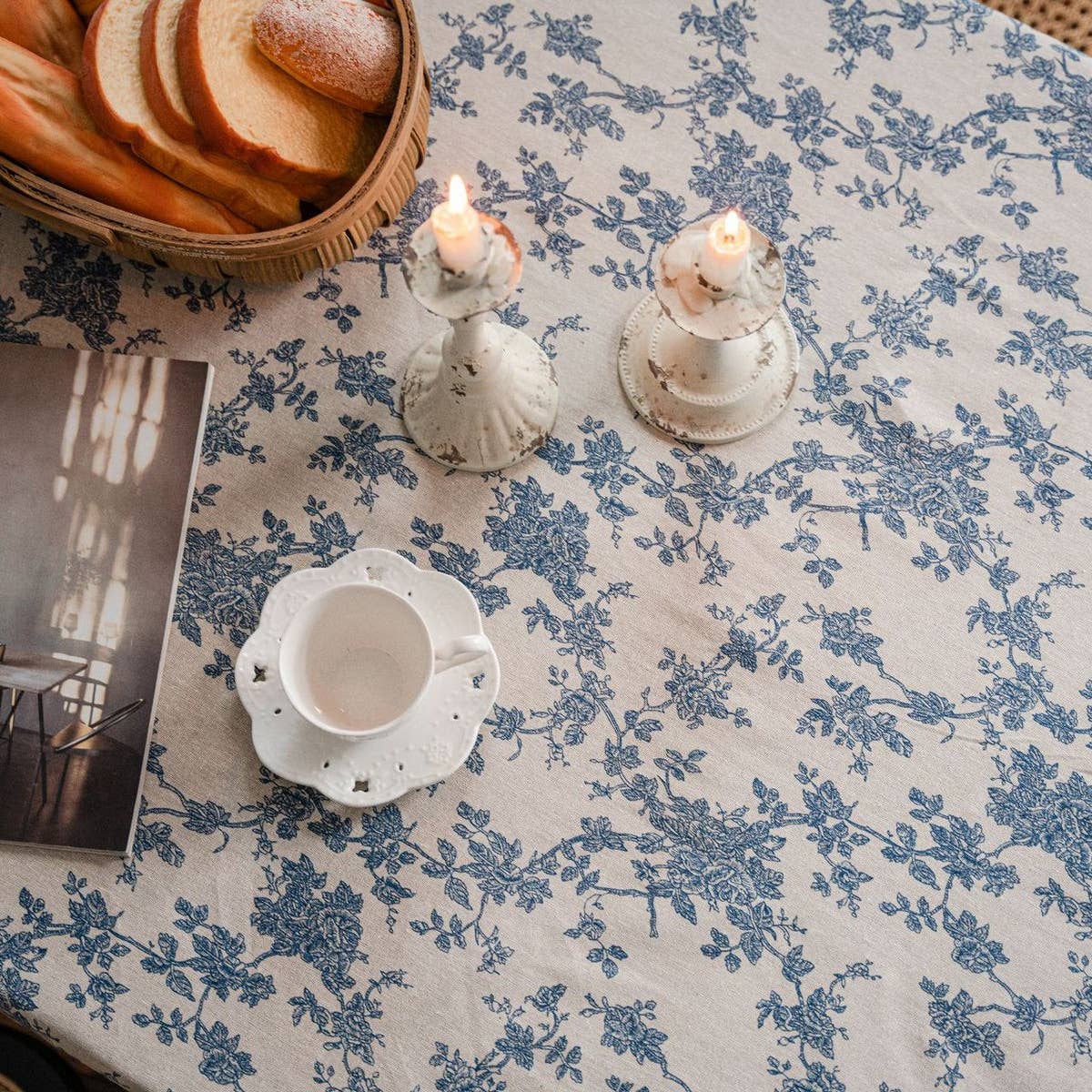 HOME BLUE ROSE PRINT PASTORAL TABLECLOTH