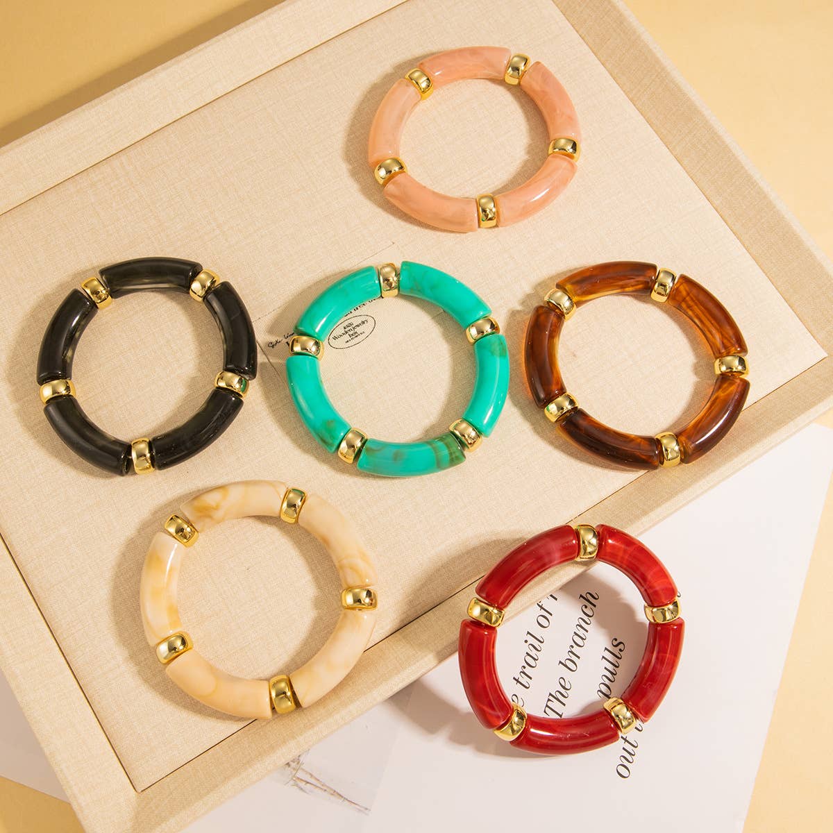 Acrylic curved tube stone-patterned bracelet