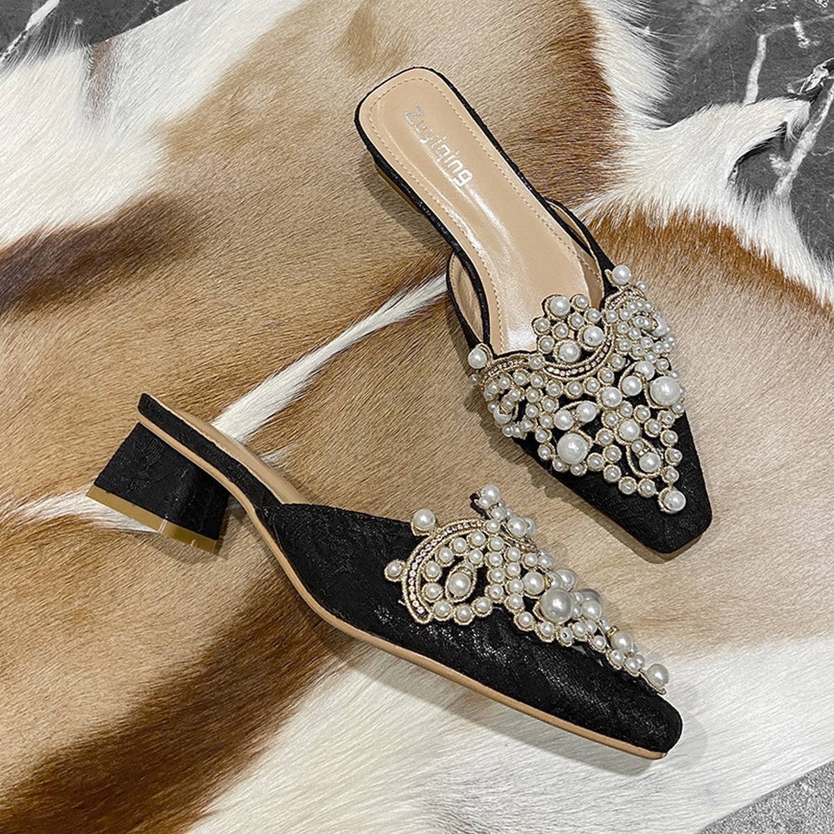 NEW STYLE THICK HEEL PEARL DECORATED SLIPPERS_CWSHS0702