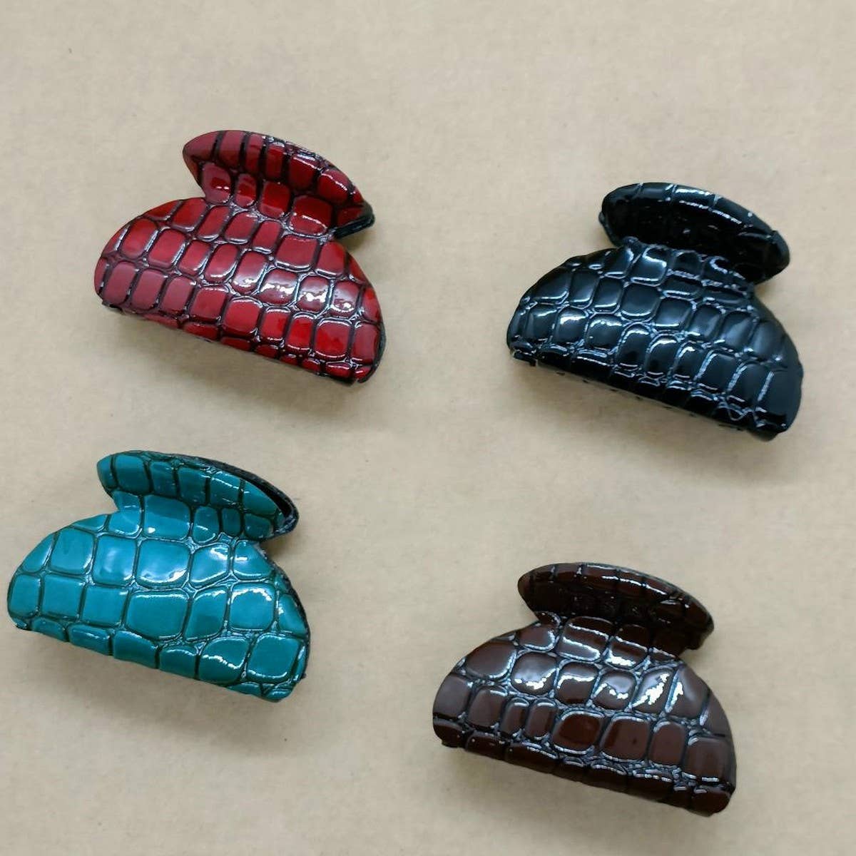 Vintage Glossy Two-Tone Croc PU Hair Claw