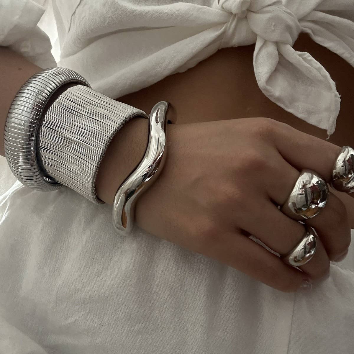 DESIGN HOLLOW FASHION PERSONALITY BRACELET