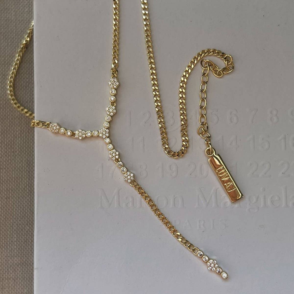 Zirconia Oval Round Pendant Necklace_CWMM5305