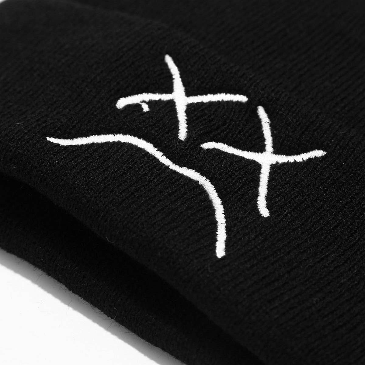 CRYING FACE EMBROIDERED KNITTED HAT?CWAH2144