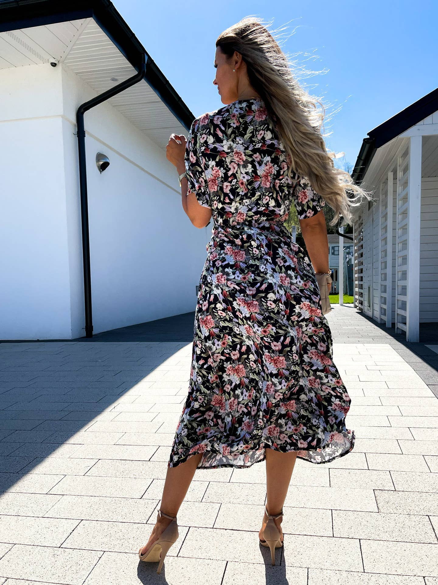 FLORAL FRESH SWEET V-NECK SHORT SLEEVE DRESS