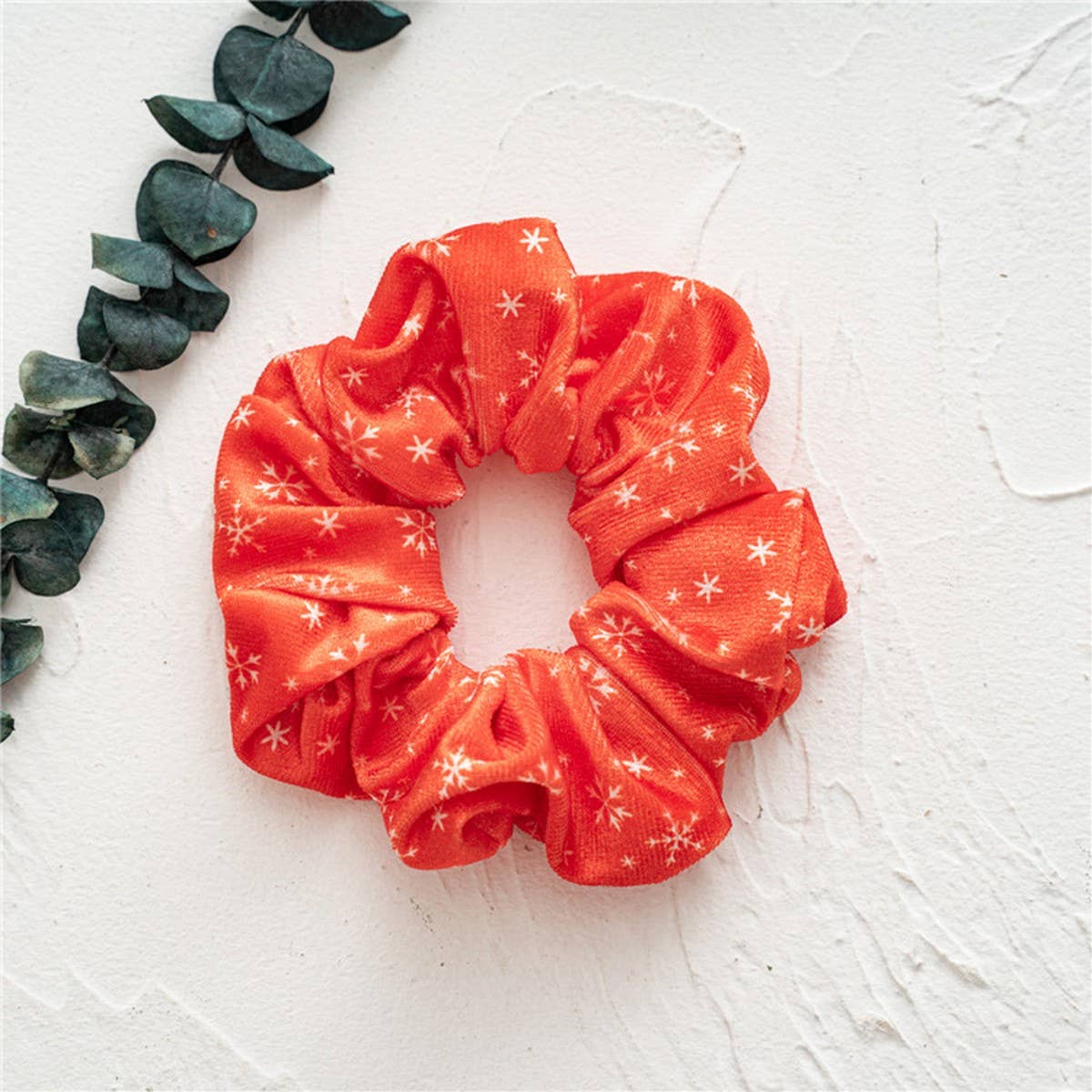 RED CHRISTMAS SERIES HAIR SCRUNCHIES_CWAHA1958