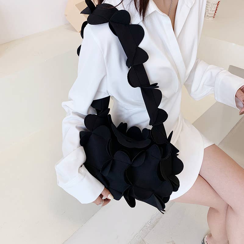 Three-dimensional petal single-shoulder bag