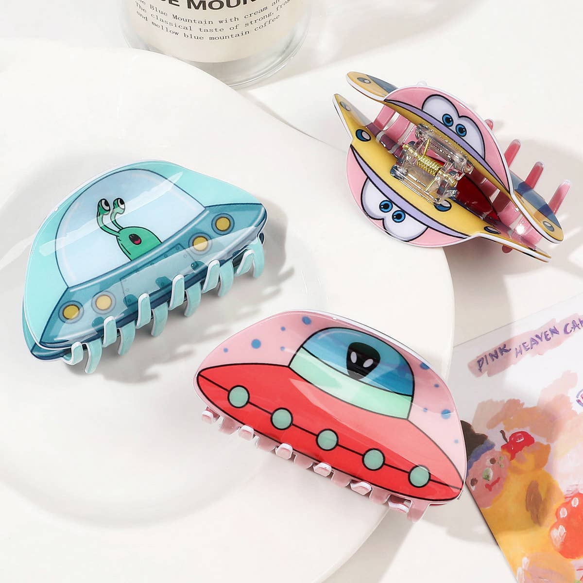 Acrylic UFO Hair Claw - Elegant Alien Shark Clip_CWAHA1637