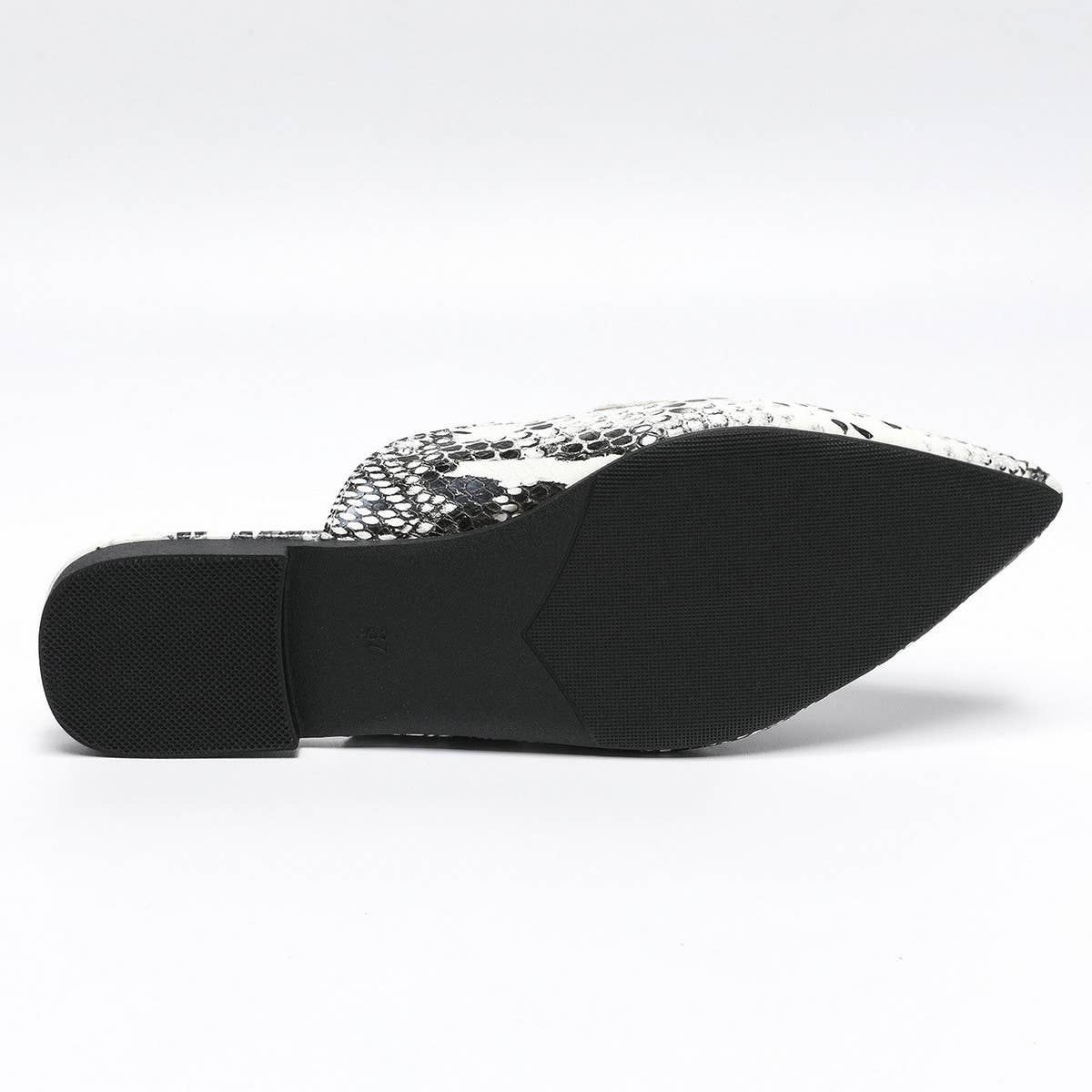 CASUAL SNAKE PRINT FLAT BOTTOM LAZY MULES_CWSHF0032