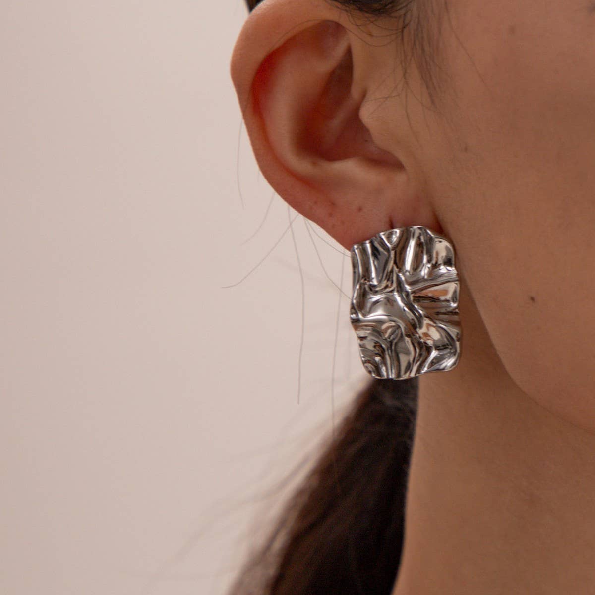 GEOMETRIC STAINLESS STEEL WRINKLE STUD EARRINGS